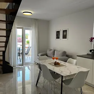 https://holiday-home-bajlo-1.hotelinzadar.com